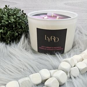Avon Lyrd 3-wick Candle Juicy Currant And Magnolia